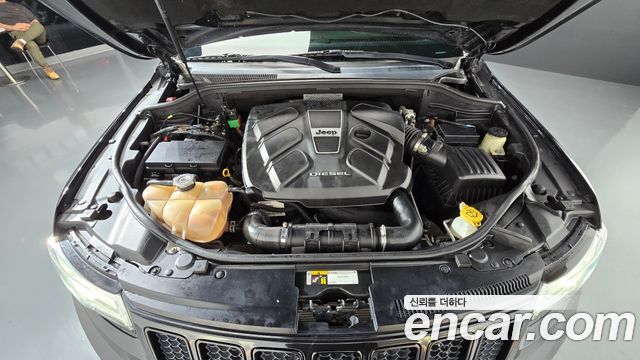 Jeep Grand Cherokee 3.0 Diesel Overland WK2 2015 — фото 6