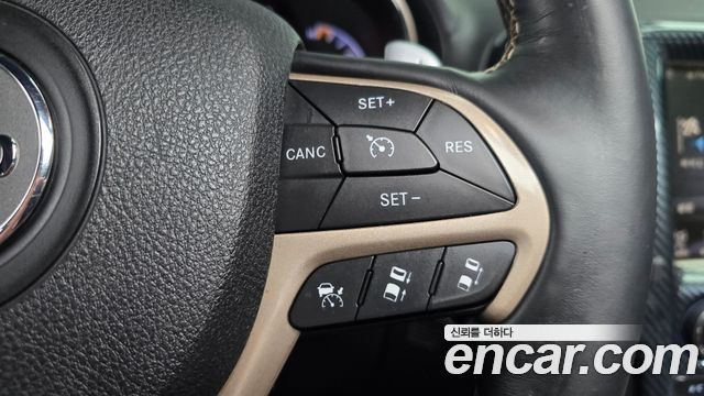Jeep Grand Cherokee 3.0 Diesel Overland WK2 2015 — фото 16