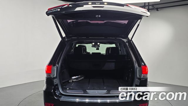 Jeep Grand Cherokee 3.0 Diesel Overland WK2 2015 — фото 18