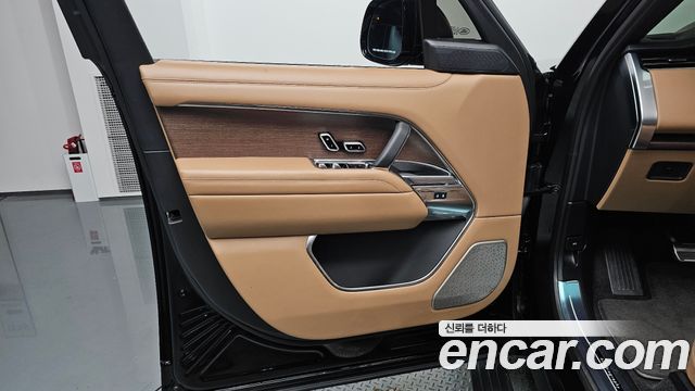 Land Rover Range Rover (V) P530 Autobiography Long Wheel Base 2024 — фото 30