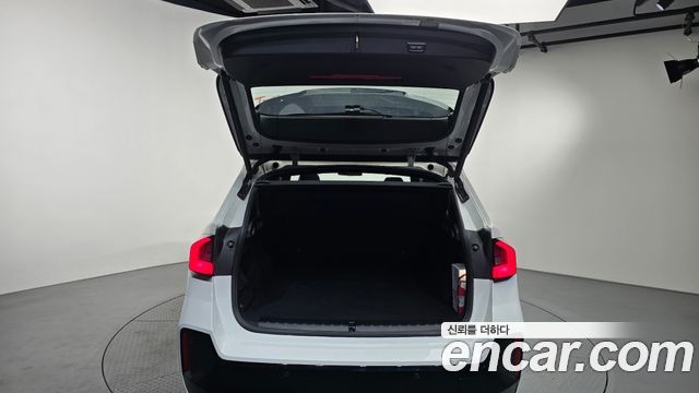 BMW X1 (U11) xDrive 20i M Sport 2025 — фото 17