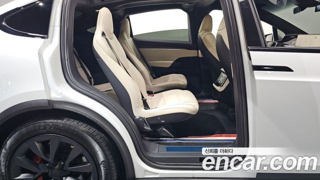 Tesla Model X Plaid 2023 — фото 15