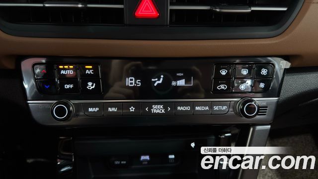 Kia Seltos Gasoline 2.0 2WD Signature 2023 — фото 19
