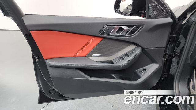 BMW 1 Series (F70) M135 xDrive 2025 — фото 24
