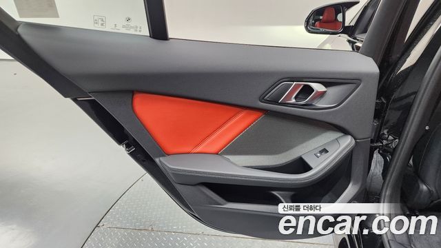 BMW 1 Series (F70) M135 xDrive 2025 — фото 25