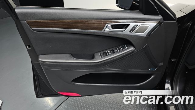 Genesis G80 3.3 GDI AWD Premium Luxury 2019 — фото 24
