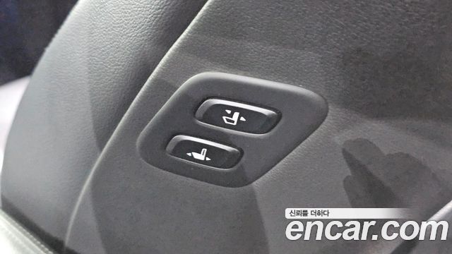 Genesis G80 3.3 GDI AWD Premium Luxury 2019 — фото 27