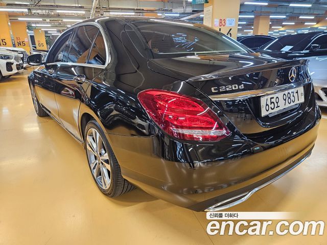 Mercedes-Benz C-Class (W205) C220 d Avantgarde 2018 — фото 2