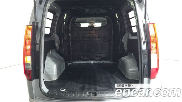 Hyundai Staria Cargo 5-Seater Modern 2023 — фото 19