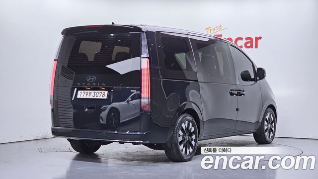 Hyundai Staria 4WD Lounge 7-Seater Inspiration 2025 — фото 2