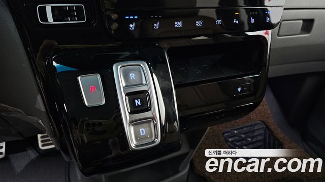 Hyundai Staria 4WD Lounge 7-Seater Inspiration 2025 — фото 9