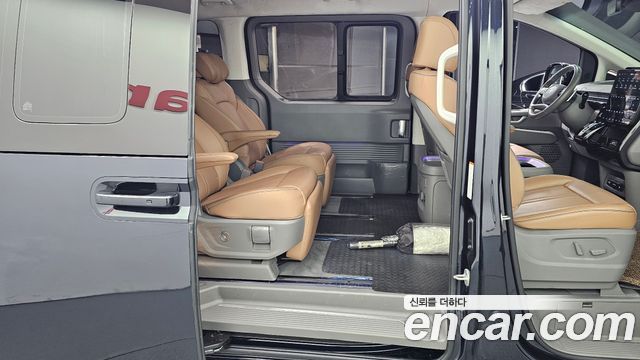 Hyundai Staria 4WD Lounge 7-Seater Inspiration 2025 — фото 12