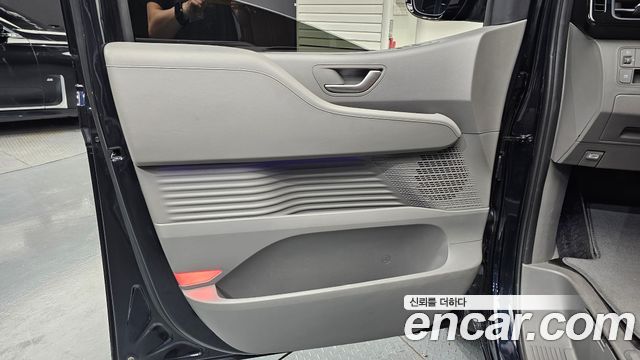 Hyundai Staria 4WD Lounge 7-Seater Inspiration 2025 — фото 24
