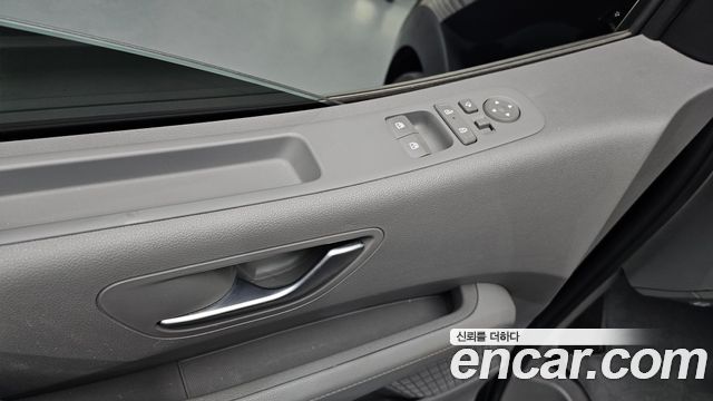 Hyundai Staria 4WD Lounge 7-Seater Inspiration 2025 — фото 30