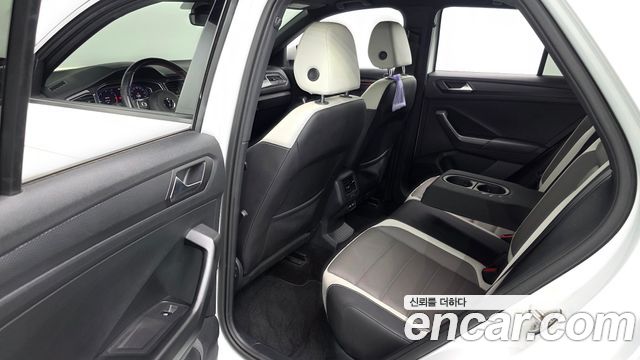 Volkswagen T-Roc 2.0 TDI Premium 2021 — фото 11