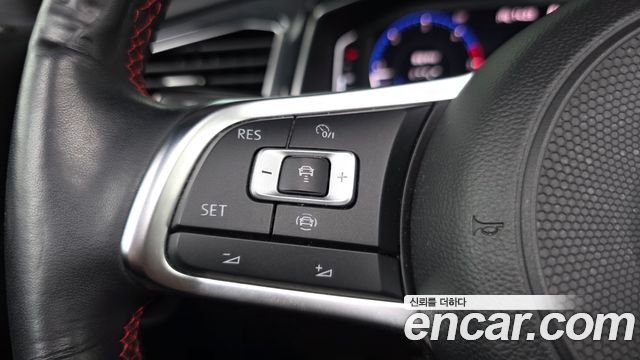 Volkswagen T-Roc 2.0 TDI Premium 2021 — фото 18