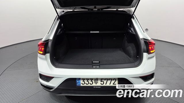 Volkswagen T-Roc 2.0 TDI Premium 2021 — фото 20