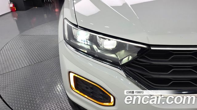 Volkswagen T-Roc 2.0 TDI Premium 2021 — фото 22
