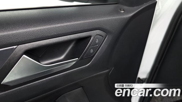 Volkswagen T-Roc 2.0 TDI Premium 2021 — фото 27