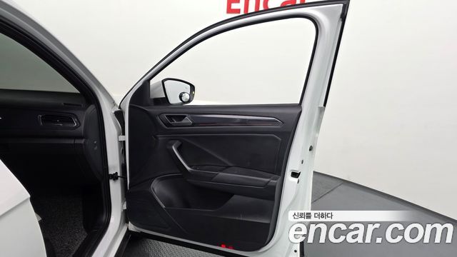 Volkswagen T-Roc 2.0 TDI Premium 2021 — фото 29