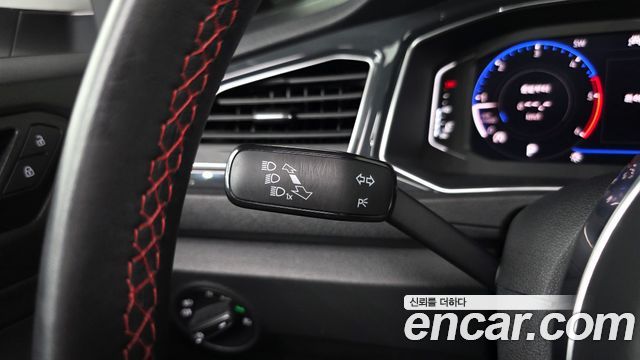 Volkswagen T-Roc 2.0 TDI Premium 2021 — фото 35