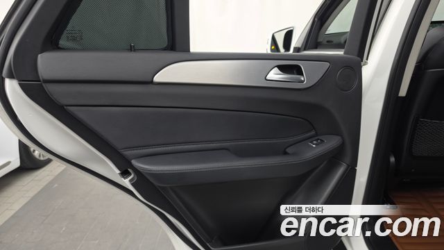 Mercedes-Benz GLE-Class (W166) GLE350 d 4MATIC 2018 — фото 25