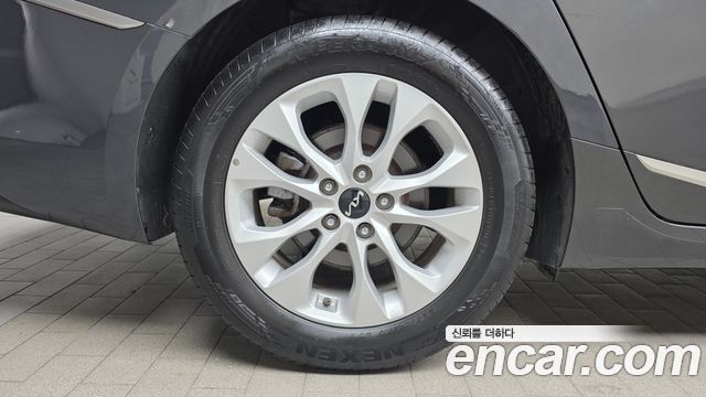 Kia K8 2.5 Gasoline 2WD Noblesse 2022 — фото 5