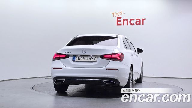 Mercedes-Benz A-Class (W177) A220 Sedan 2021 — фото 4
