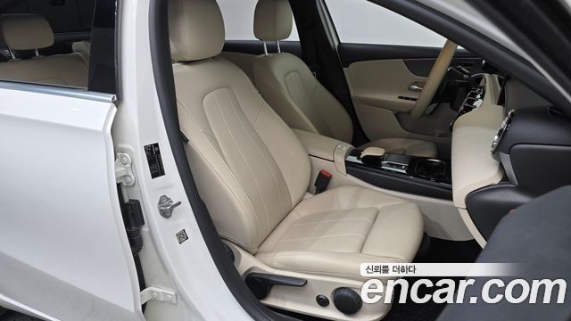 Mercedes-Benz A-Class (W177) A220 Sedan 2021 — фото 12