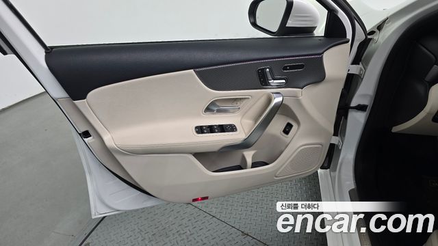 Mercedes-Benz A-Class (W177) A220 Sedan 2021 — фото 24