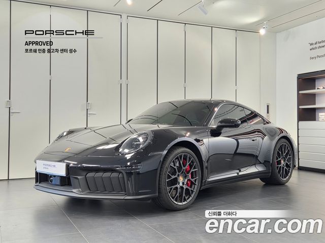 Porsche 911 (992) Carrera 4 GTS