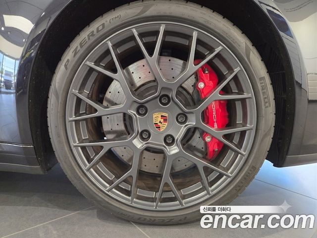 Porsche 911 (992) Carrera 4 GTS 2025 — фото 5
