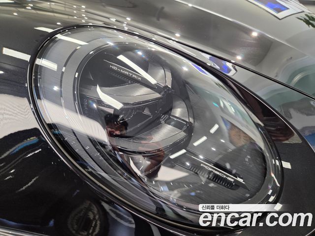 Porsche 911 (992) Carrera 4 GTS 2025 — фото 17