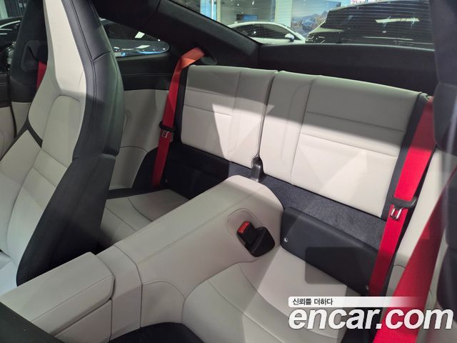 Porsche 911 (992) Carrera 4 GTS 2025 — фото 20