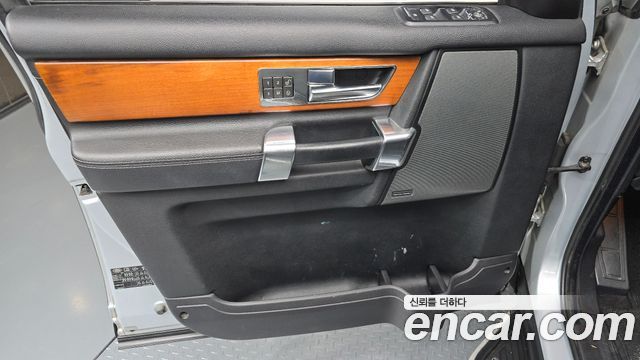 Land Rover Discovery 4 3.0 SDV6 SE 2011 — фото 24
