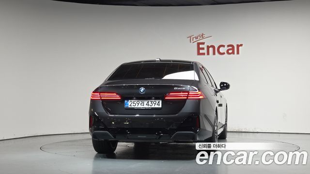 BMW 5 Series (G60) 530e M Sport 2025 — фото 4