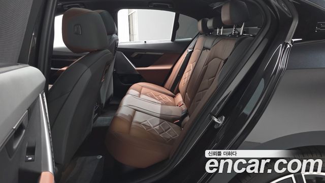 BMW 5 Series (G60) 530e M Sport 2025 — фото 12