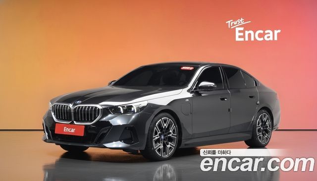 BMW 5 Series (G60) 530e M Sport 2025 — фото 1