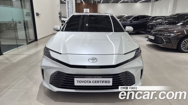 Toyota Camry (XV80) 2.5 XLE Hybrid 2025 — фото 3