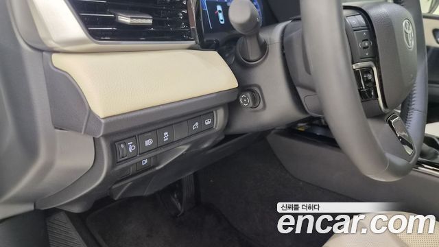 Toyota Camry (XV80) 2.5 XLE Hybrid 2025 — фото 17