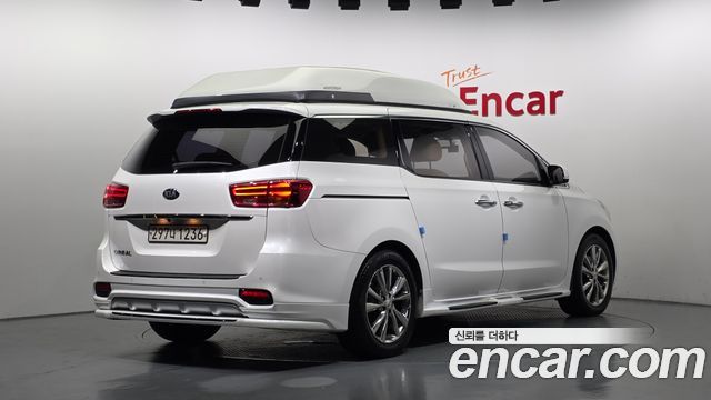 Kia Carnival 9-Seater Prstige 2019 — фото 2