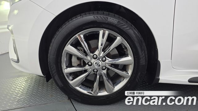 Kia Carnival 9-Seater Prstige 2019 — фото 5