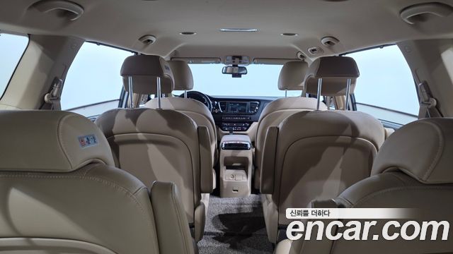 Kia Carnival 9-Seater Prstige 2019 — фото 13