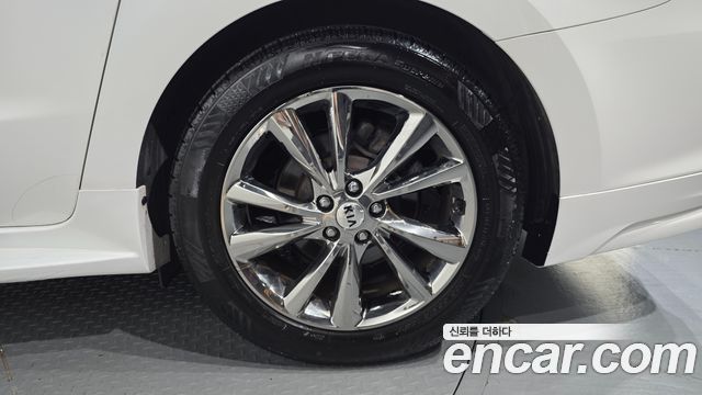 Kia Carnival 9-Seater Prstige 2019 — фото 21