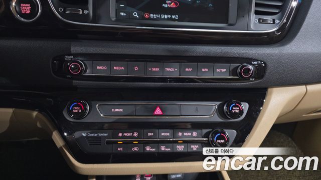 Kia Carnival 9-Seater Prstige 2019 — фото 32