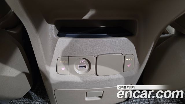 Kia Carnival 9-Seater Prstige 2019 — фото 33