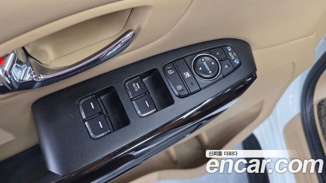 Kia Carnival 9-Seater Prstige 2019 — фото 34