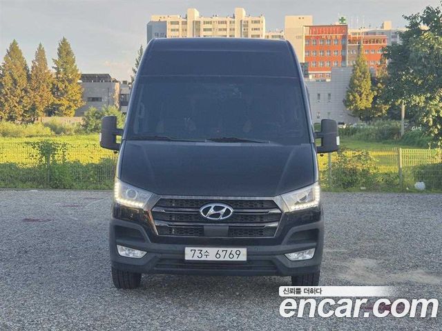 Hyundai Solati 16-seater Luxury 2021 — фото 3