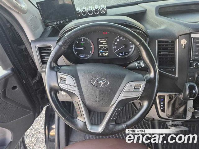 Hyundai Solati 16-seater Luxury 2021 — фото 15