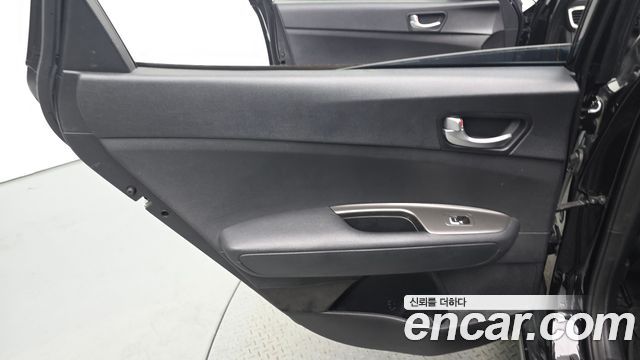 Kia K5 (II) 2.0 Prestige 2020 — фото 25